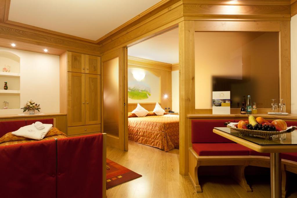 Hotel Baita Montana Livigno Rom bilde